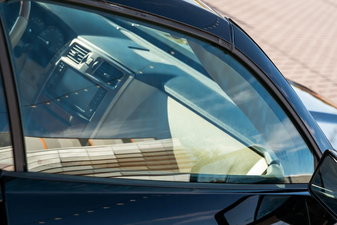 2009 Cadillac XLR - Image 29 of 31