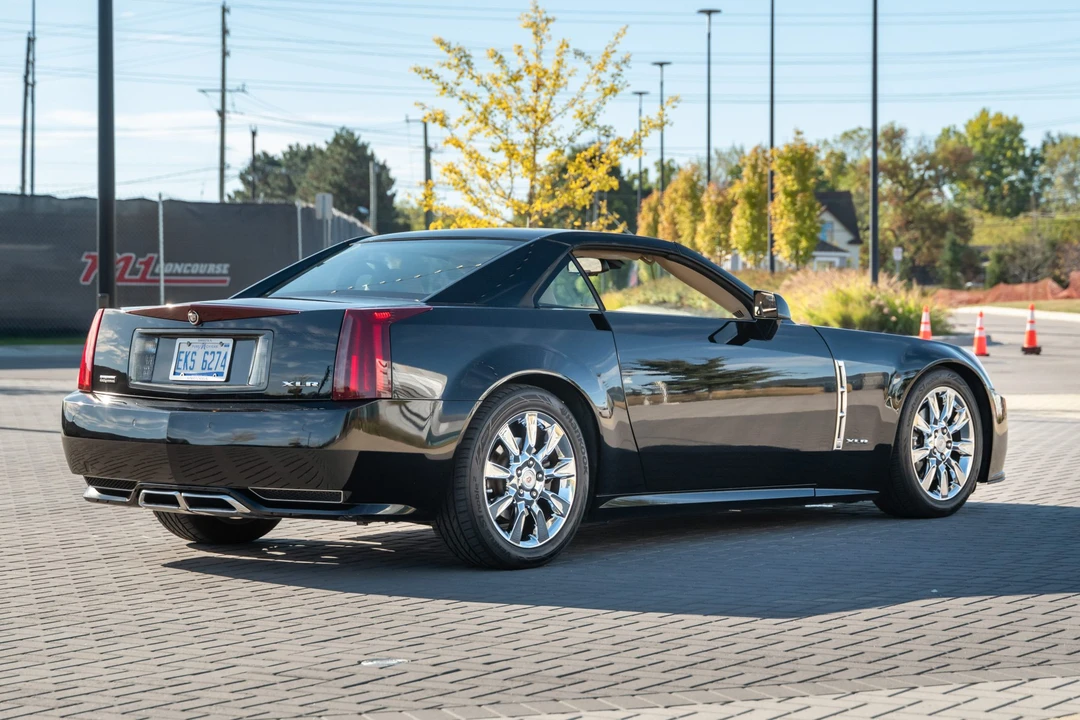 2009 Cadillac XLR - Image 14 of 31