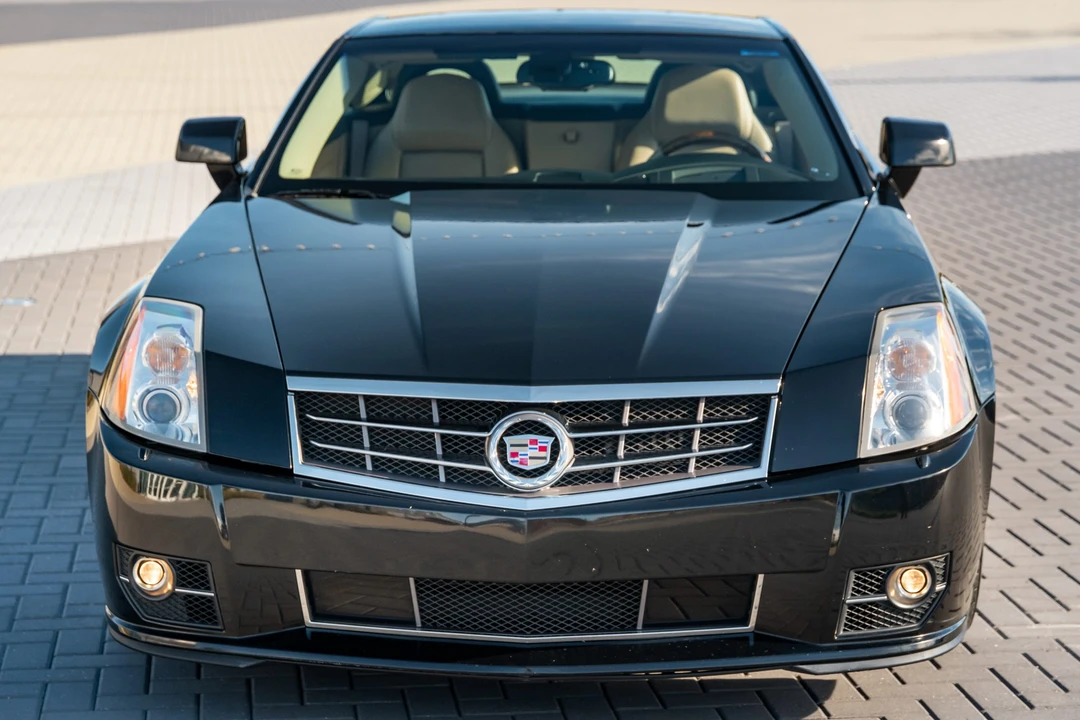 2009 Cadillac XLR - Image 11 of 31