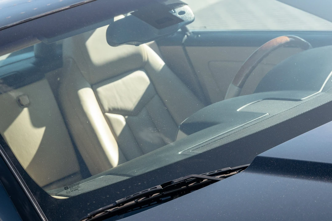 2009 Cadillac XLR - Image 26 of 31