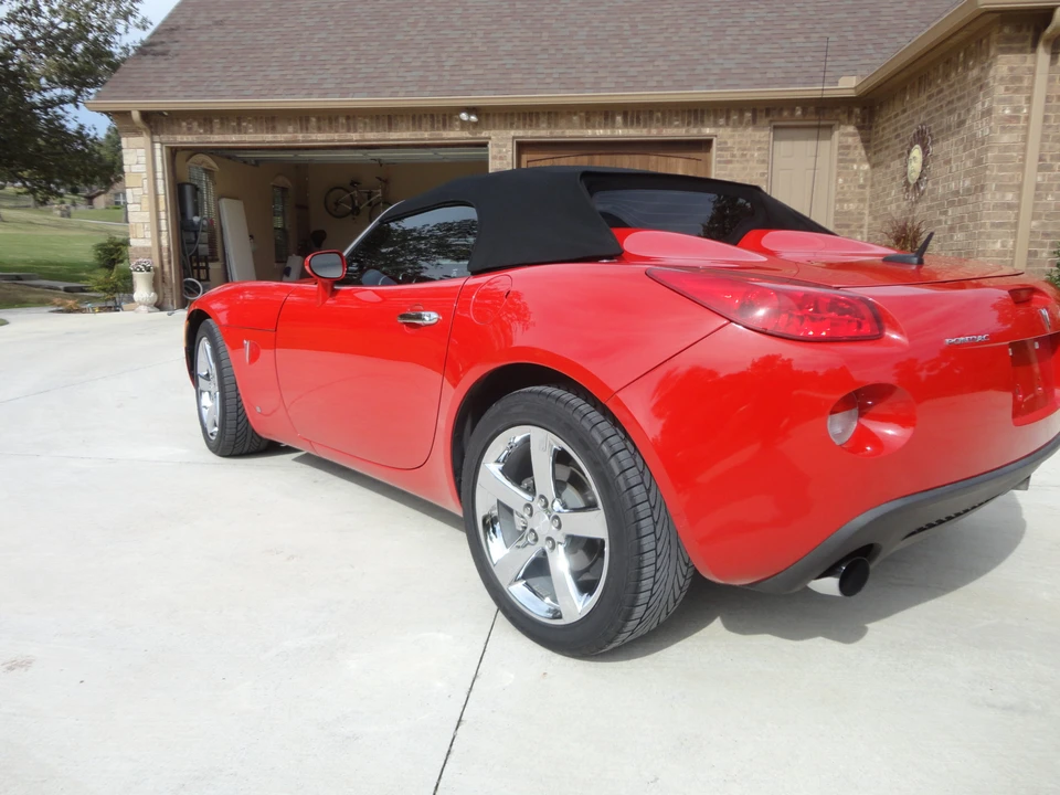 2009 Pontiac Solstice GXP - Image 2 of 31