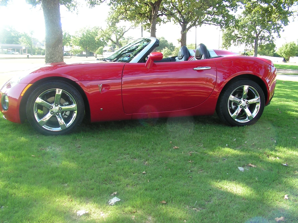 2009 Pontiac Solstice GXP - Image 22 of 31