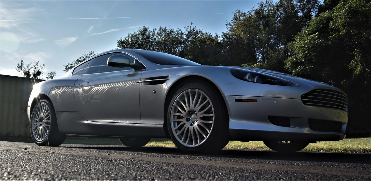 2010 Aston Martin DB9 - Image 20 of 31