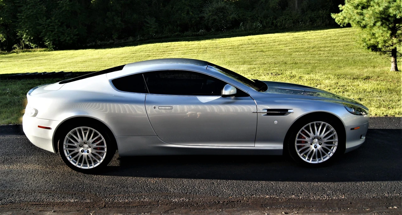 2010 Aston Martin DB9 - Image 28 of 31