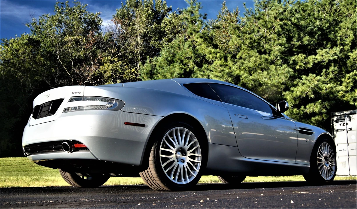 2010 Aston Martin DB9 - Image 29 of 31