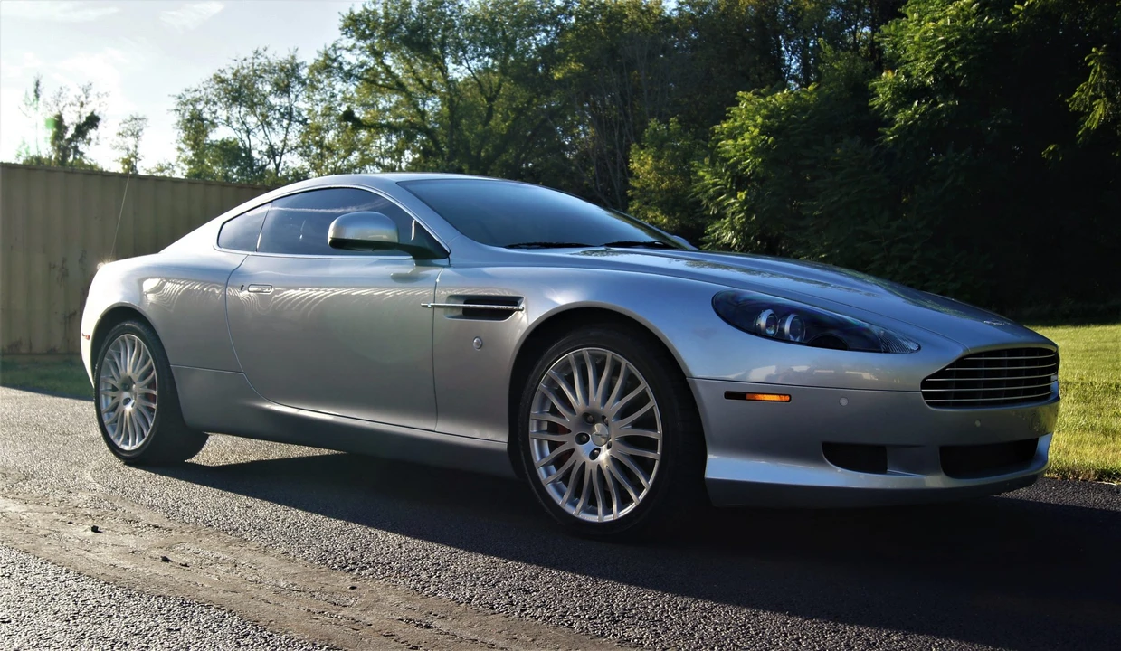 2010 Aston Martin DB9 - Image 25 of 31