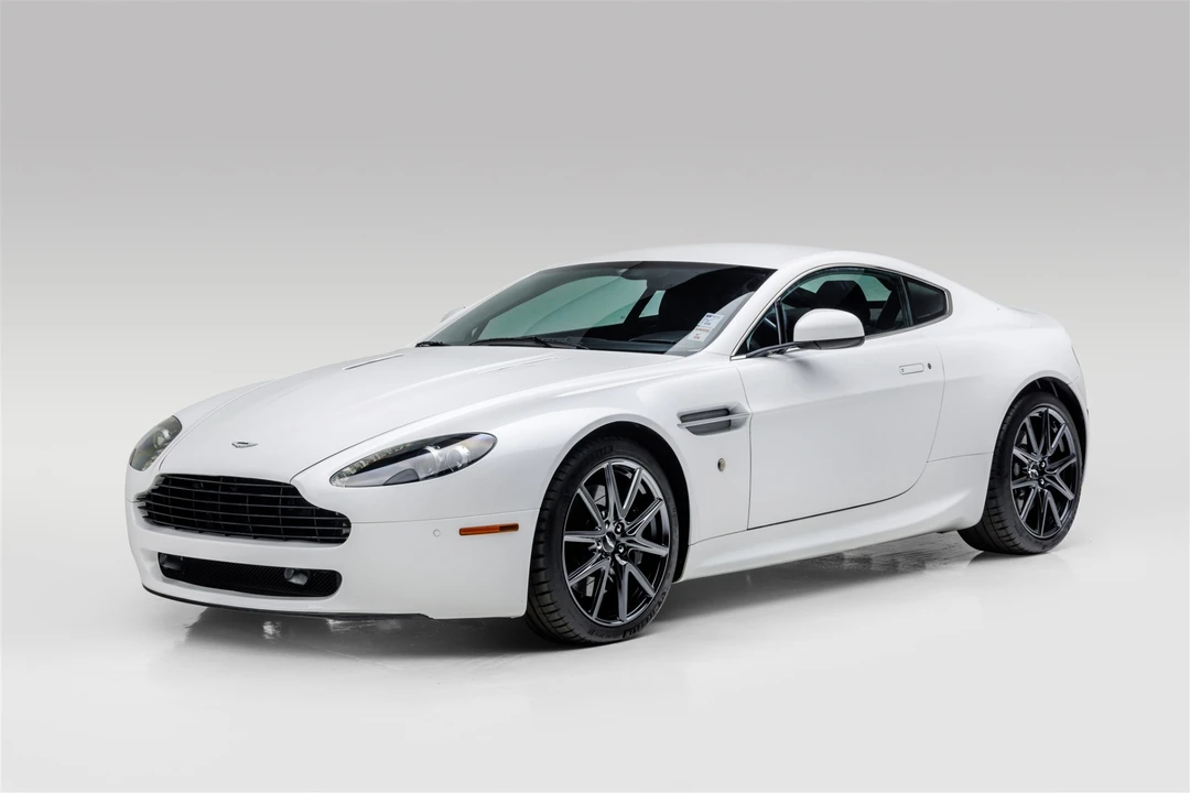 2010 Aston Martin V8 Vantage (2006-2017) - Image 2 of 31