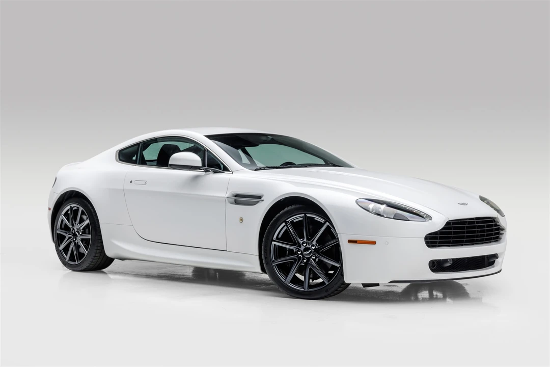 2010 Aston Martin V8 Vantage (2006-2017) - Image 8 of 31