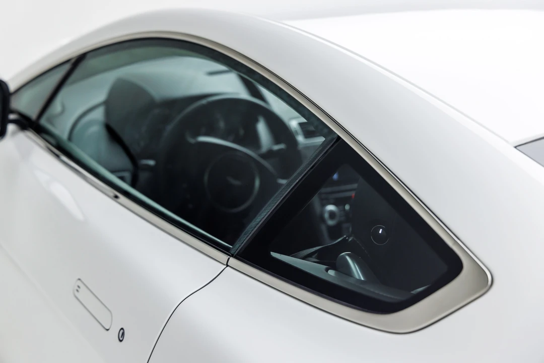 2010 Aston Martin V8 Vantage (2006-2017) - Image 17 of 31