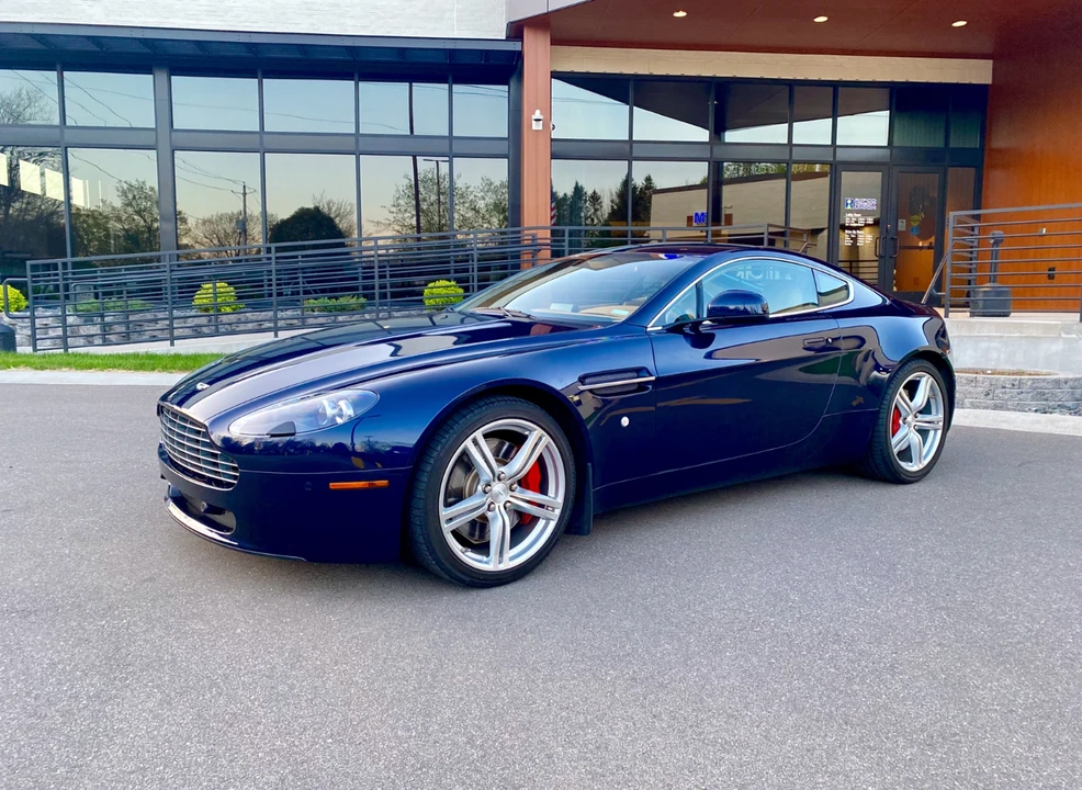 2010 Aston Martin V8 Vantage (2006-2017) - Image 5 of 31