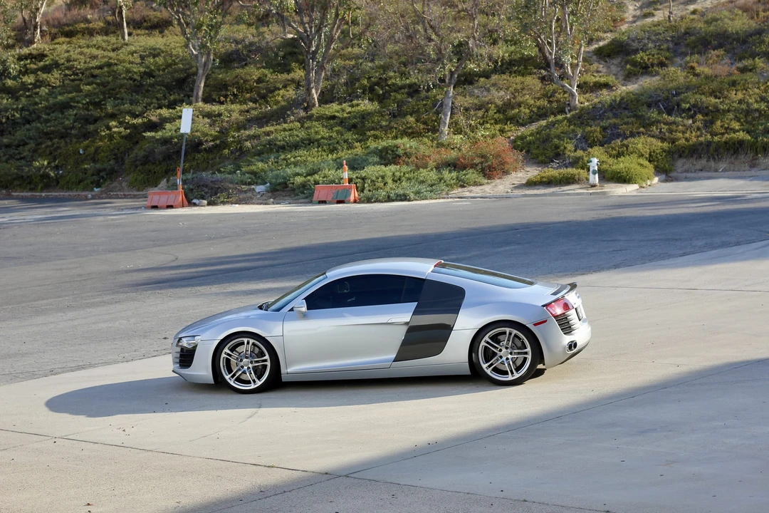 2010 Audi 42 R8 - Image 28 of 31