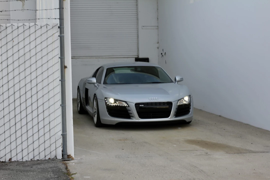 2010 Audi 42 R8 - Image 3 of 31