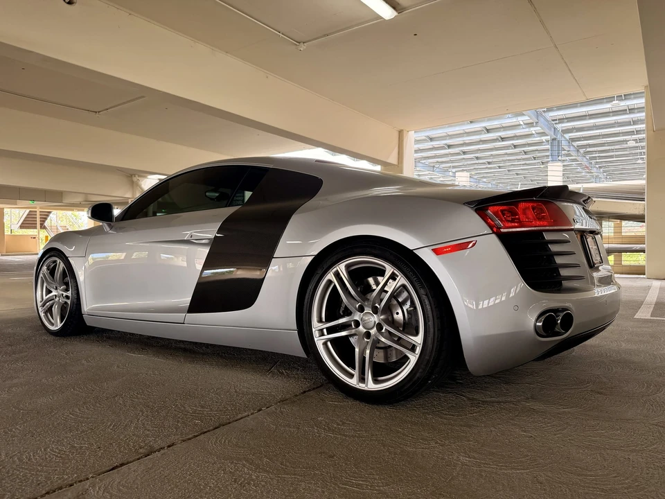 2010 Audi 42 R8 - Image 30 of 31