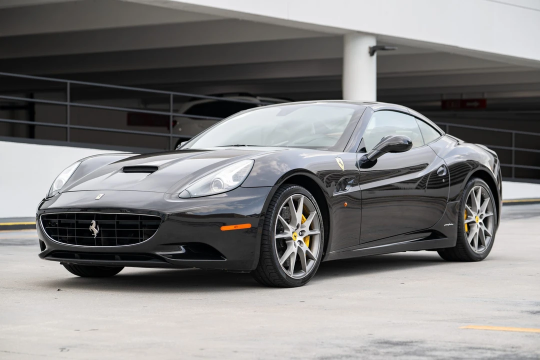 2010 Ferrari California - Image 1 of 31