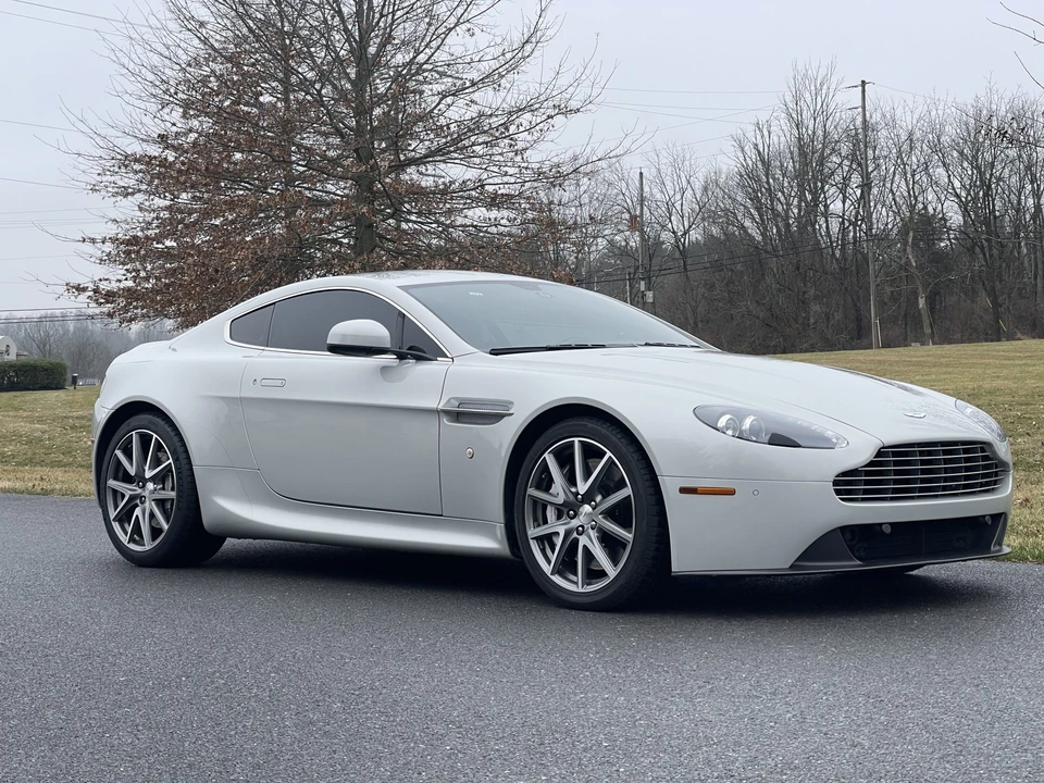 2013 Aston Martin V8 Vantage (2006-2017) - Image 10 of 31