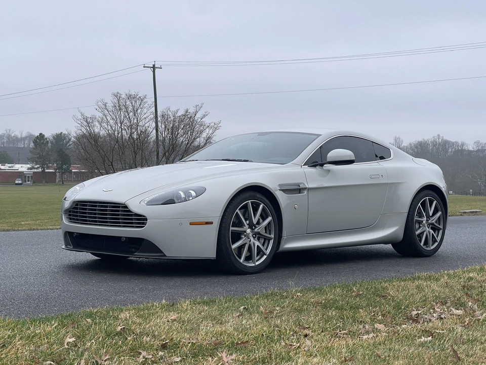2013 Aston Martin V8 Vantage (2006-2017) - Image 2 of 31