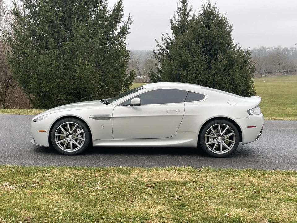 2013 Aston Martin V8 Vantage (2006-2017) - Image 25 of 31
