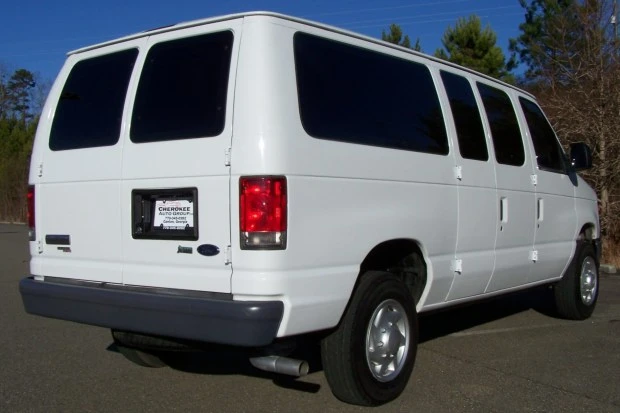 2013 Ford Econoline Van - Image 2 of 8