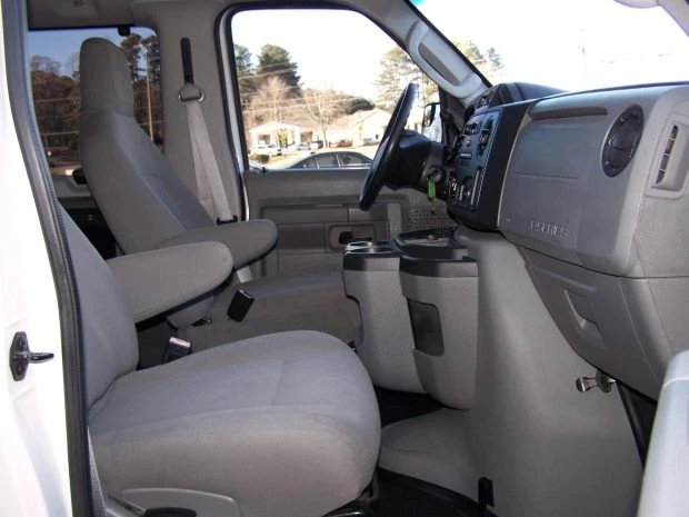 2013 Ford Econoline Van - Image 4 of 8