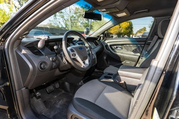 2013 Ford Taurus 5th Gen - Image 5 of 8