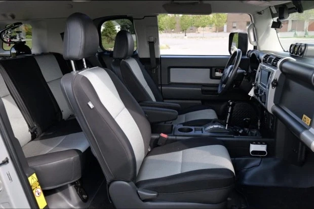 2013 Toyota FJ Cruiser - Image 4 of 7