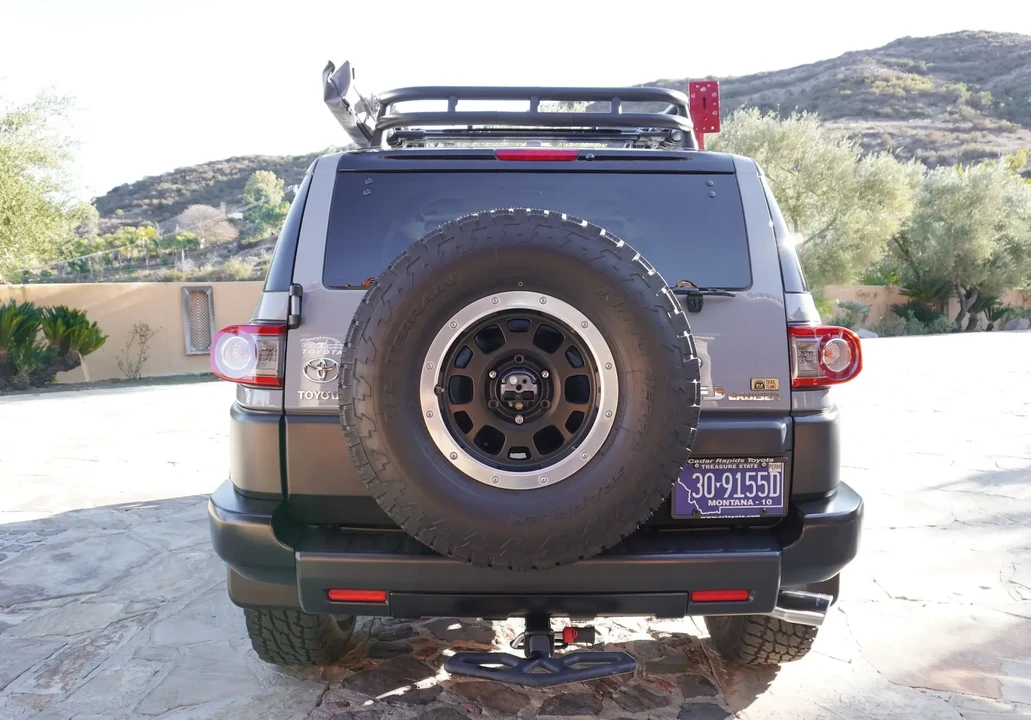 2013 Toyota FJ Cruiser - Image 3 of 6