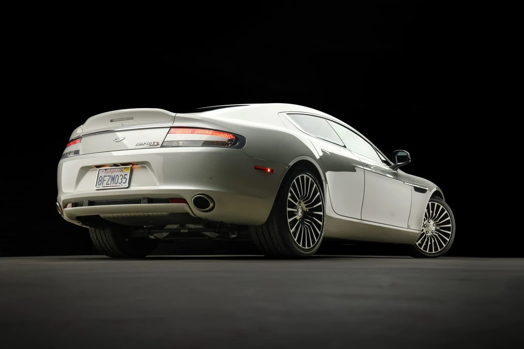 2014 Aston Martin Rapide - Image 19 of 31