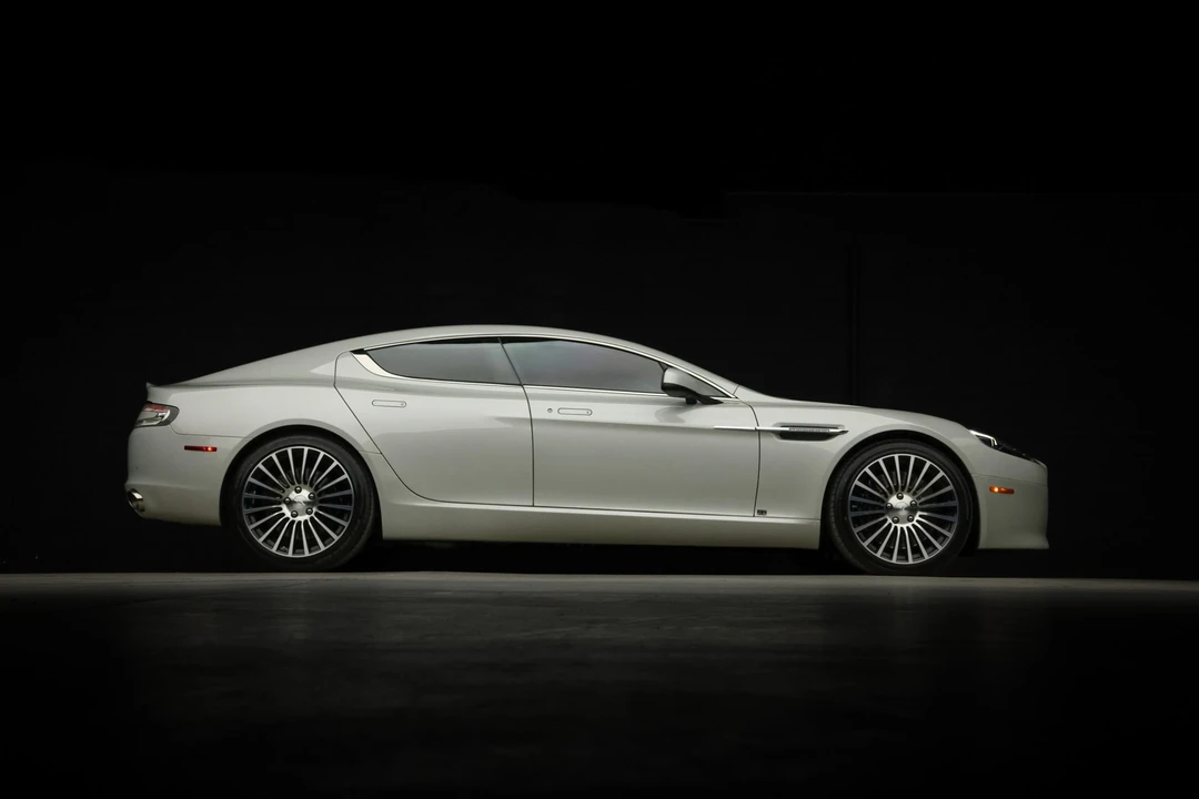 2014 Aston Martin Rapide - Image 15 of 31