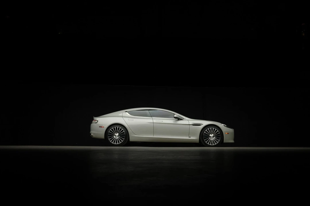 2014 Aston Martin Rapide - Image 14 of 31