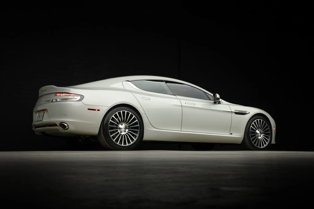 2014 Aston Martin Rapide - Image 17 of 31