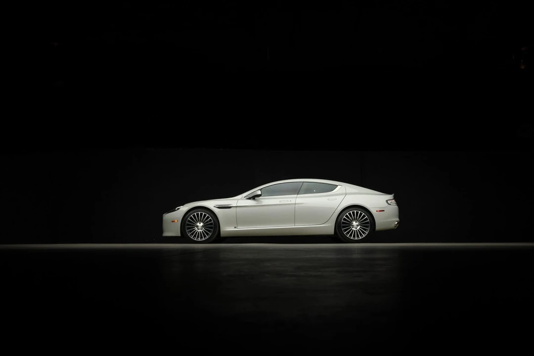 2014 Aston Martin Rapide - Image 29 of 31