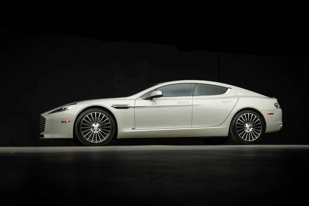 2014 Aston Martin Rapide - Image 27 of 31