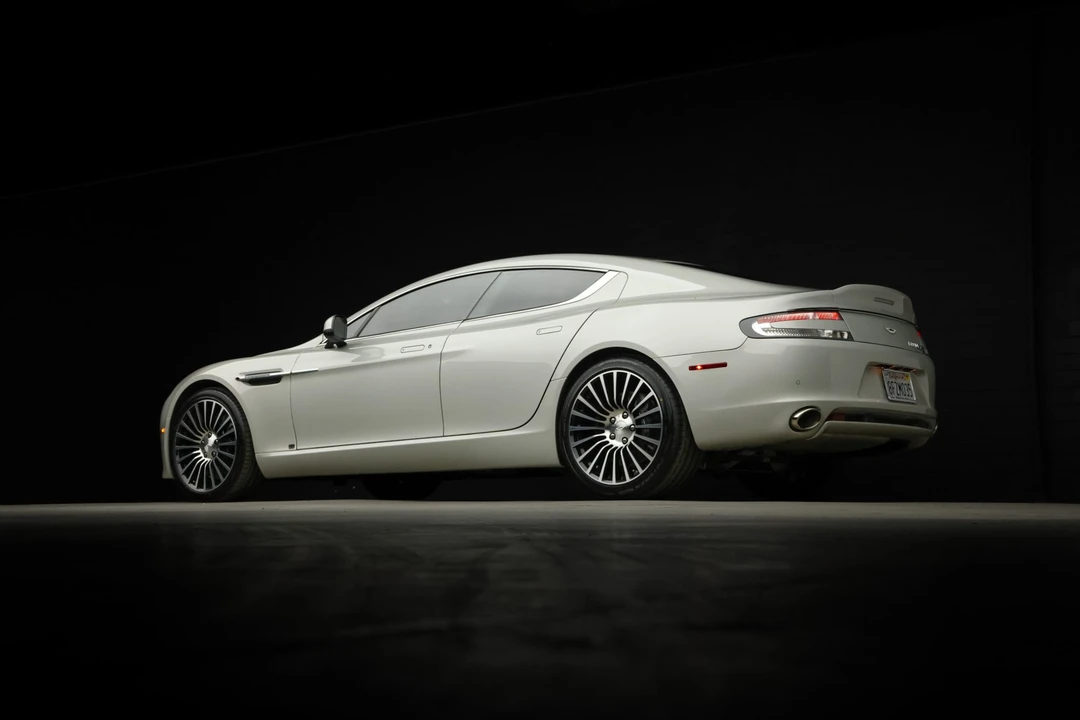 2014 Aston Martin Rapide - Image 25 of 31