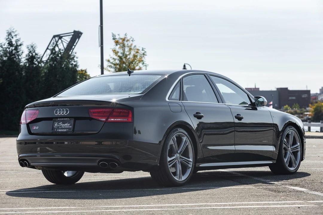 2014 Audi D4 S8 - Image 8 of 31