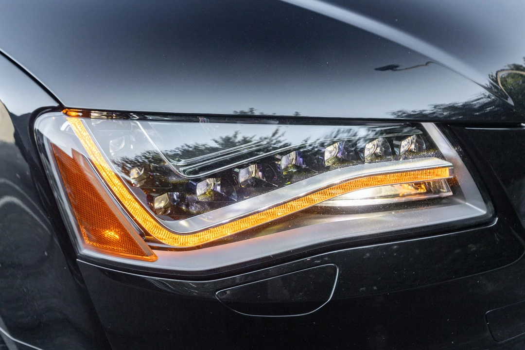 2014 Audi D4 S8 - Image 14 of 31