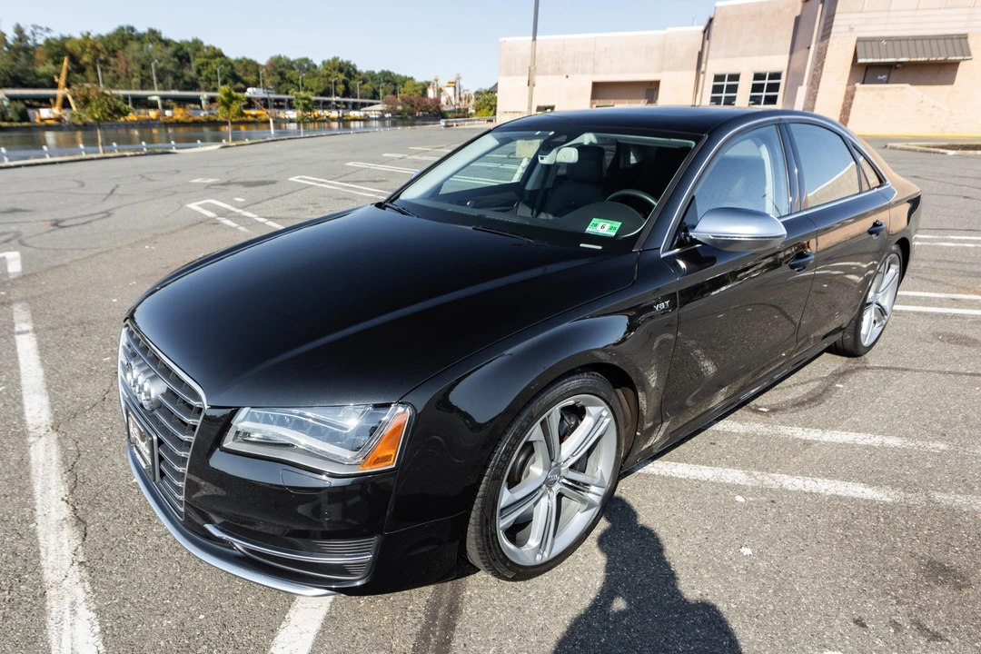2014 Audi D4 S8 - Image 3 of 31