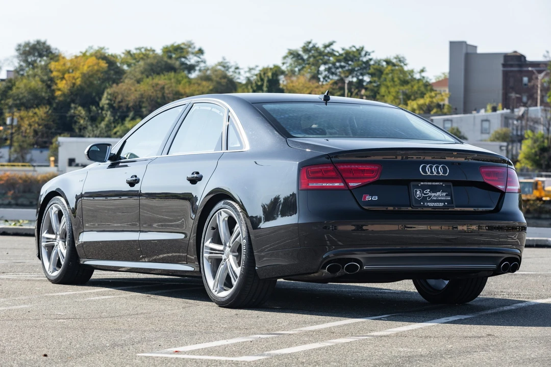2014 Audi D4 S8 - Image 5 of 31
