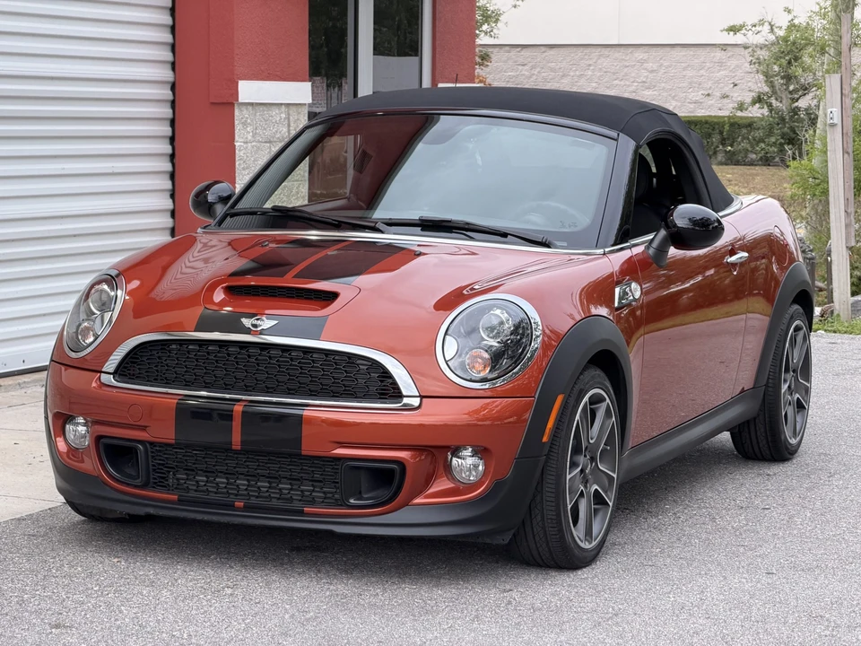 2014 Mini Coupe & Roadster - Image 27 of 31