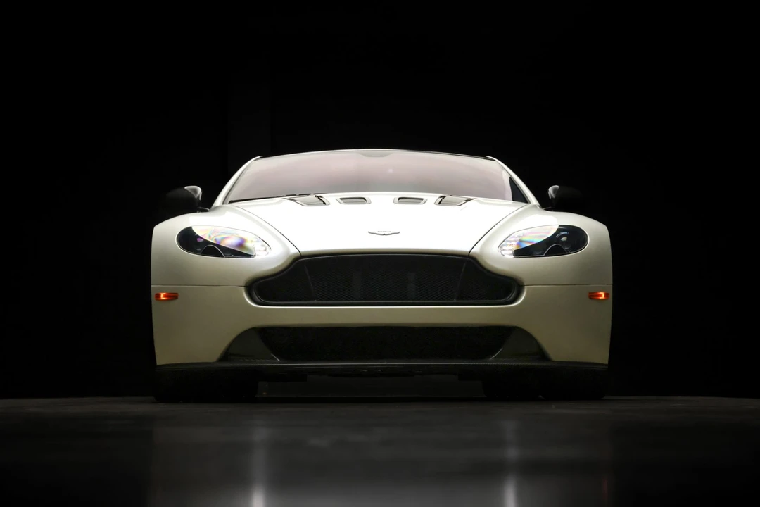 2015 Aston Martin V12 Vantage (2010-2018) - Image 25 of 31