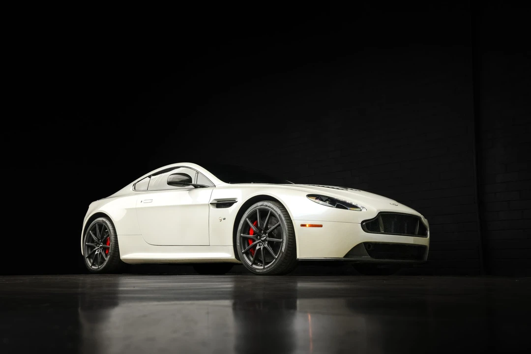 2015 Aston Martin V12 Vantage (2010-2018) - Image 28 of 31