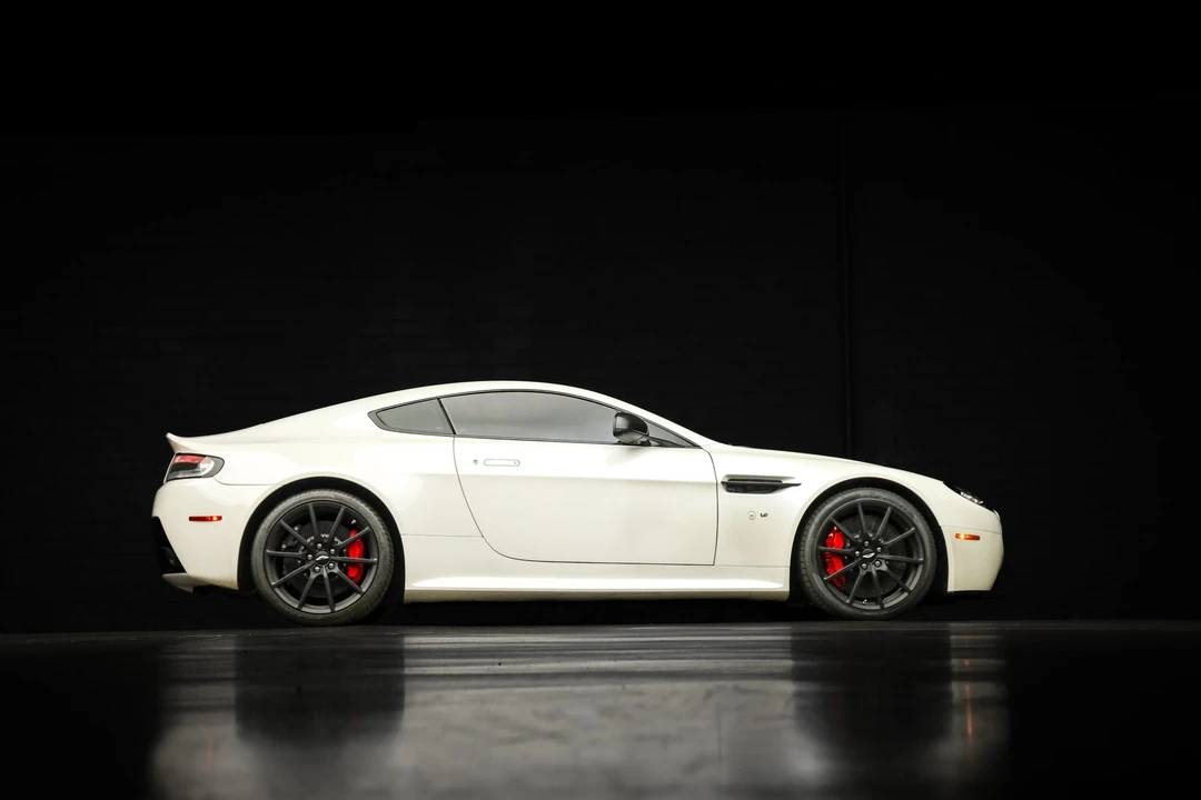2015 Aston Martin V12 Vantage (2010-2018) - Image 31 of 31