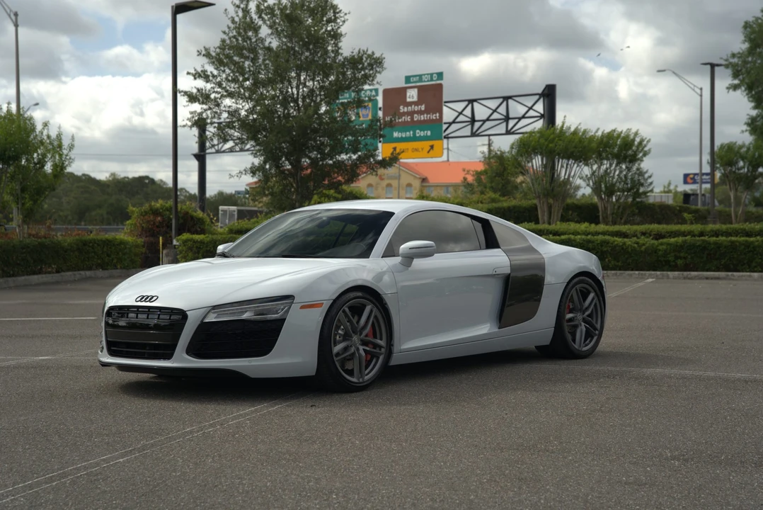 2015 Audi 42 R8 - Image 2 of 31