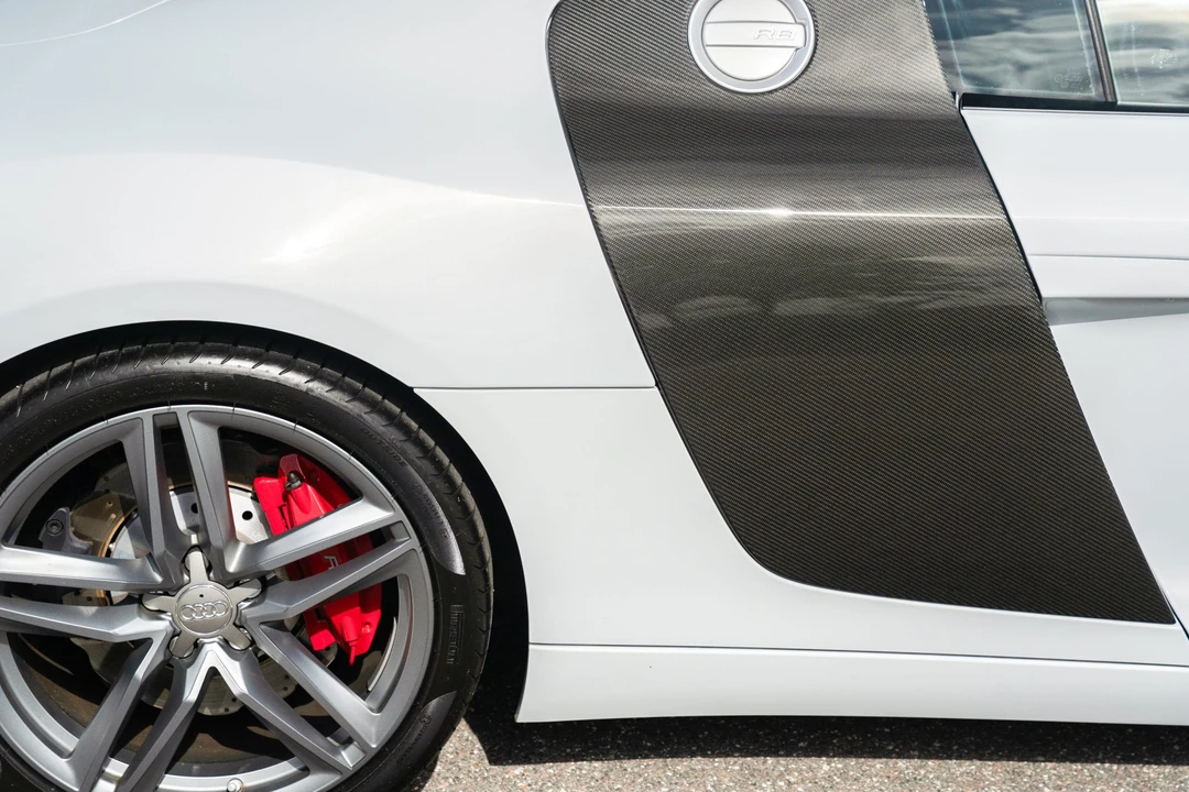 2015 Audi 42 R8 - Image 28 of 31