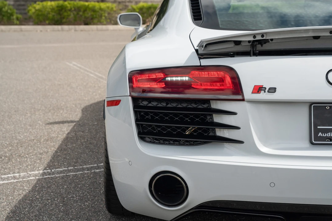 2015 Audi 42 R8 - Image 23 of 31