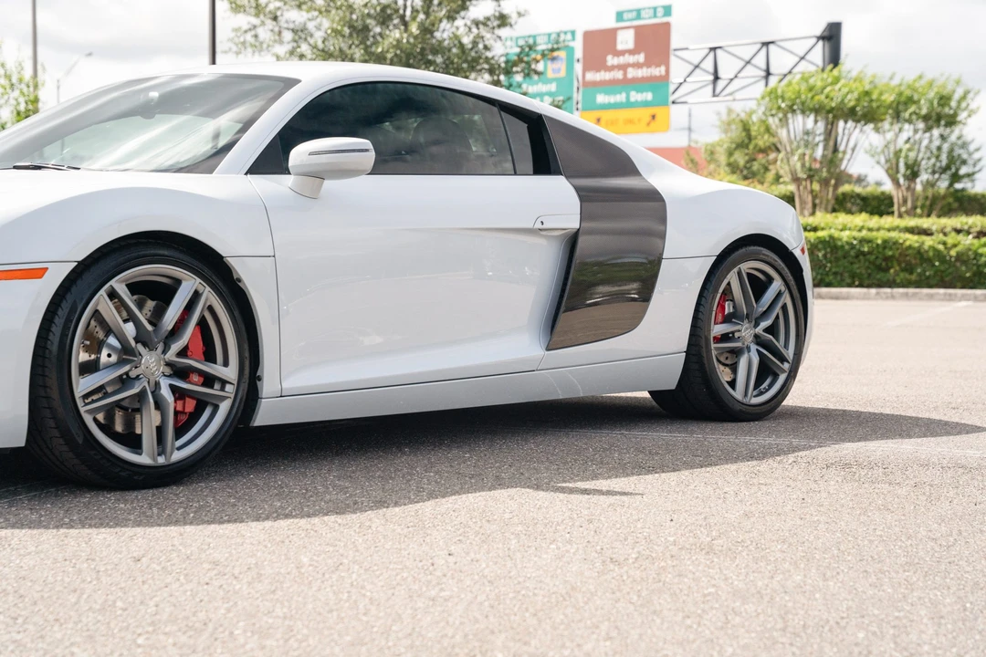 2015 Audi 42 R8 - Image 13 of 31