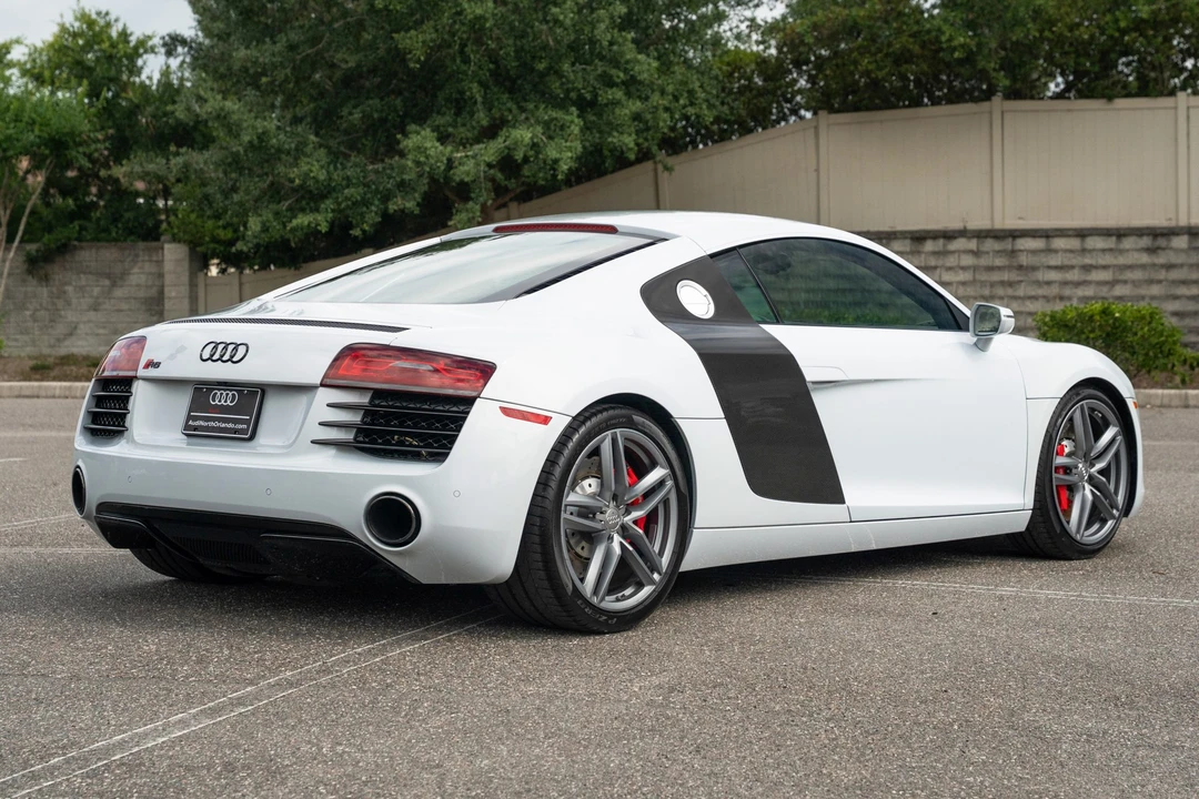 2015 Audi 42 R8 - Image 6 of 31