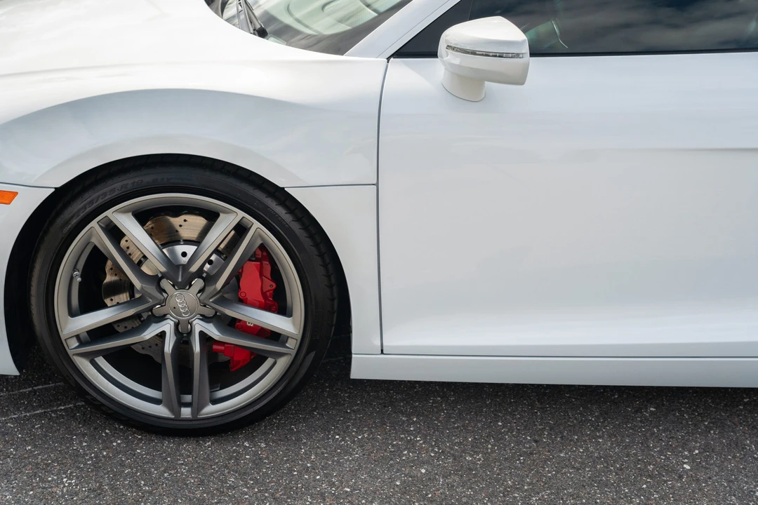 2015 Audi 42 R8 - Image 25 of 31