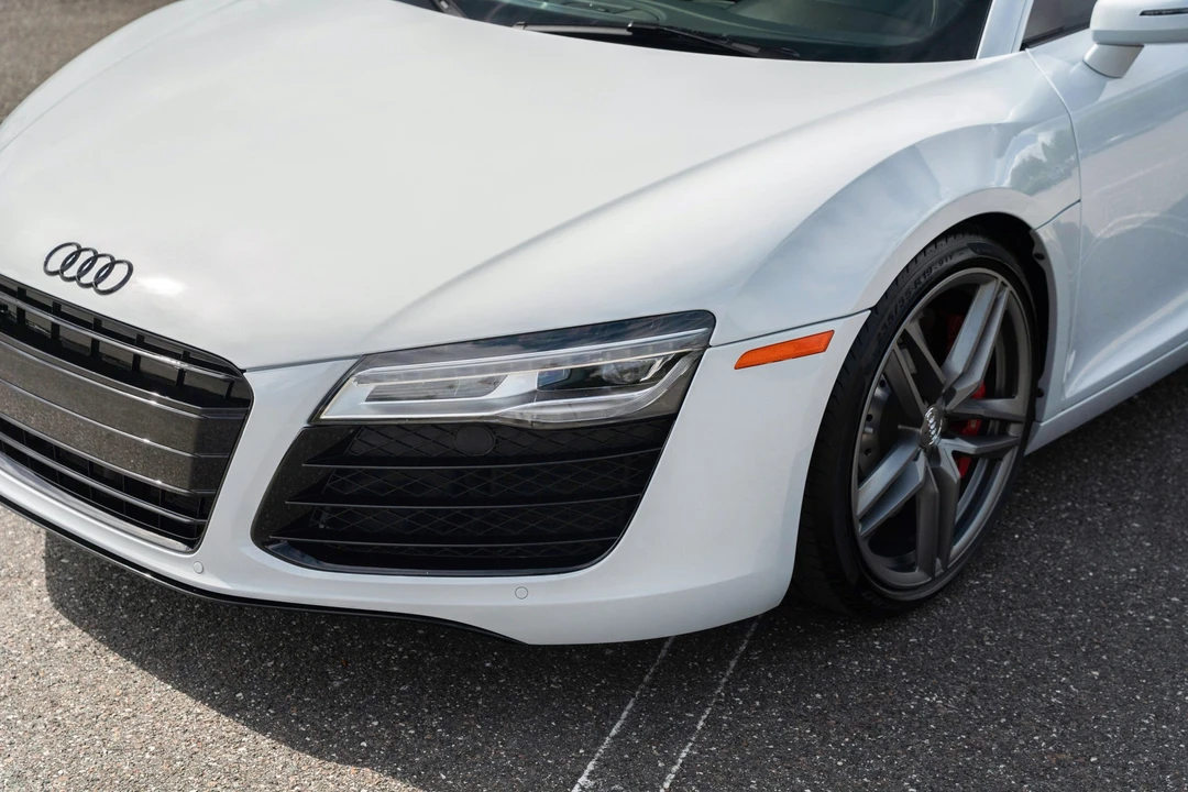 2015 Audi 42 R8 - Image 10 of 31
