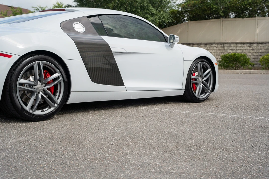 2015 Audi 42 R8 - Image 16 of 31
