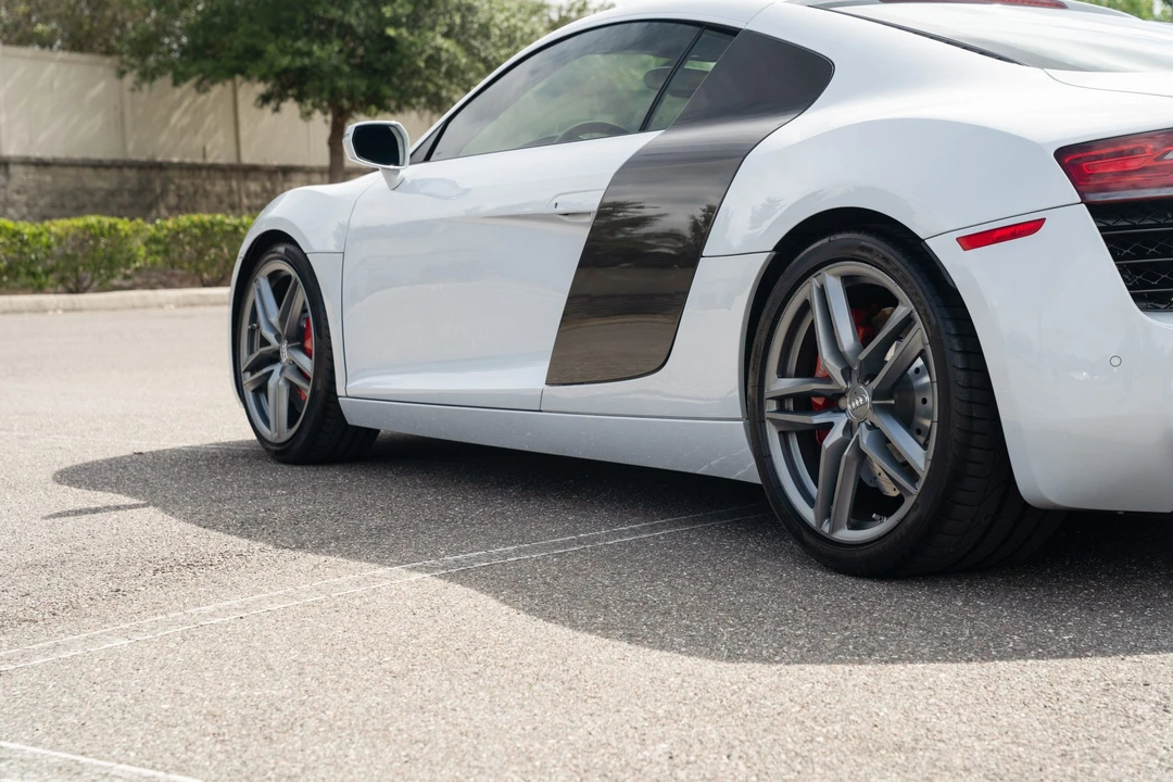 2015 Audi 42 R8 - Image 14 of 31